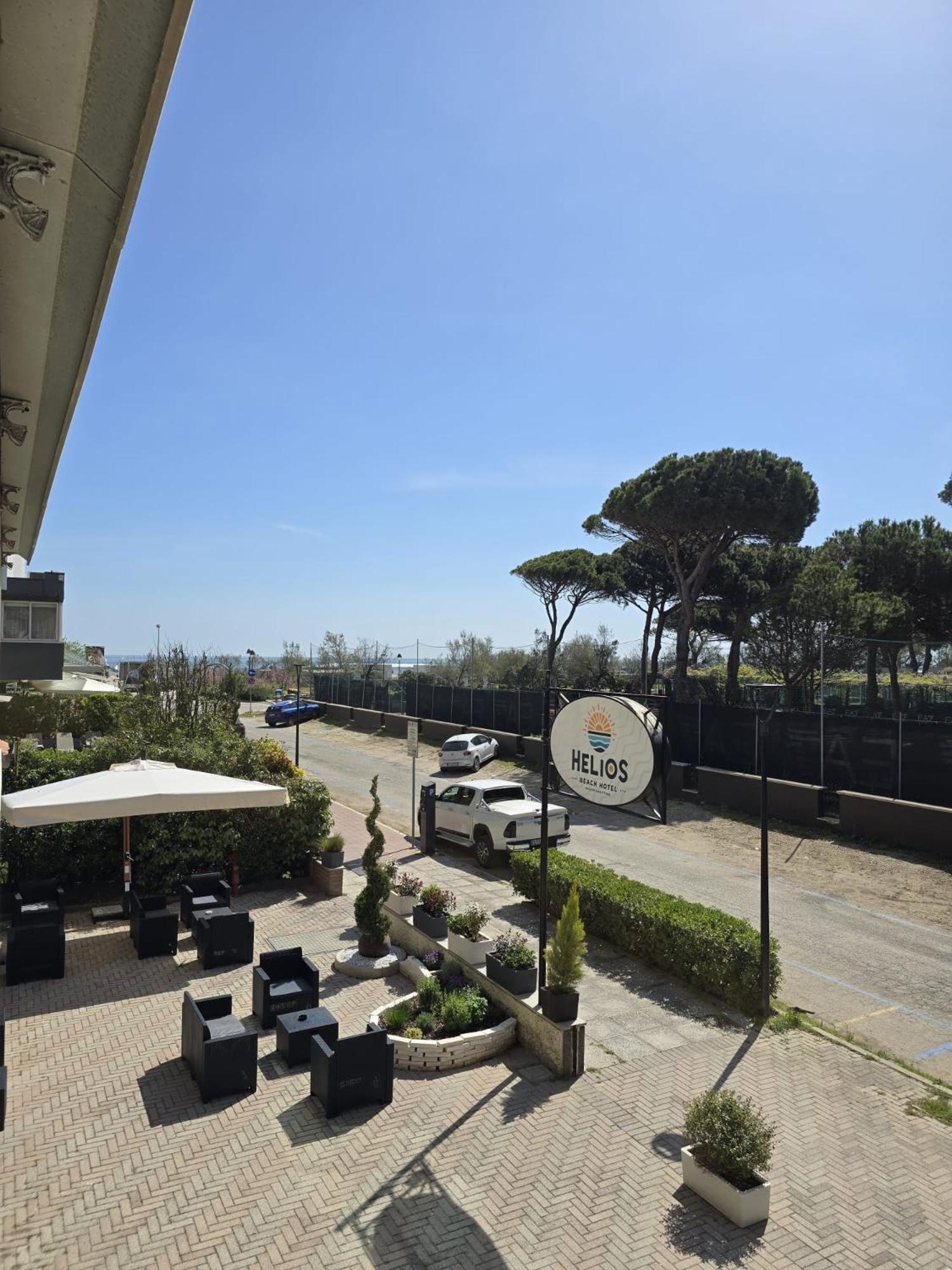 Hotel Helios Beach Milano Marittima Exterior photo