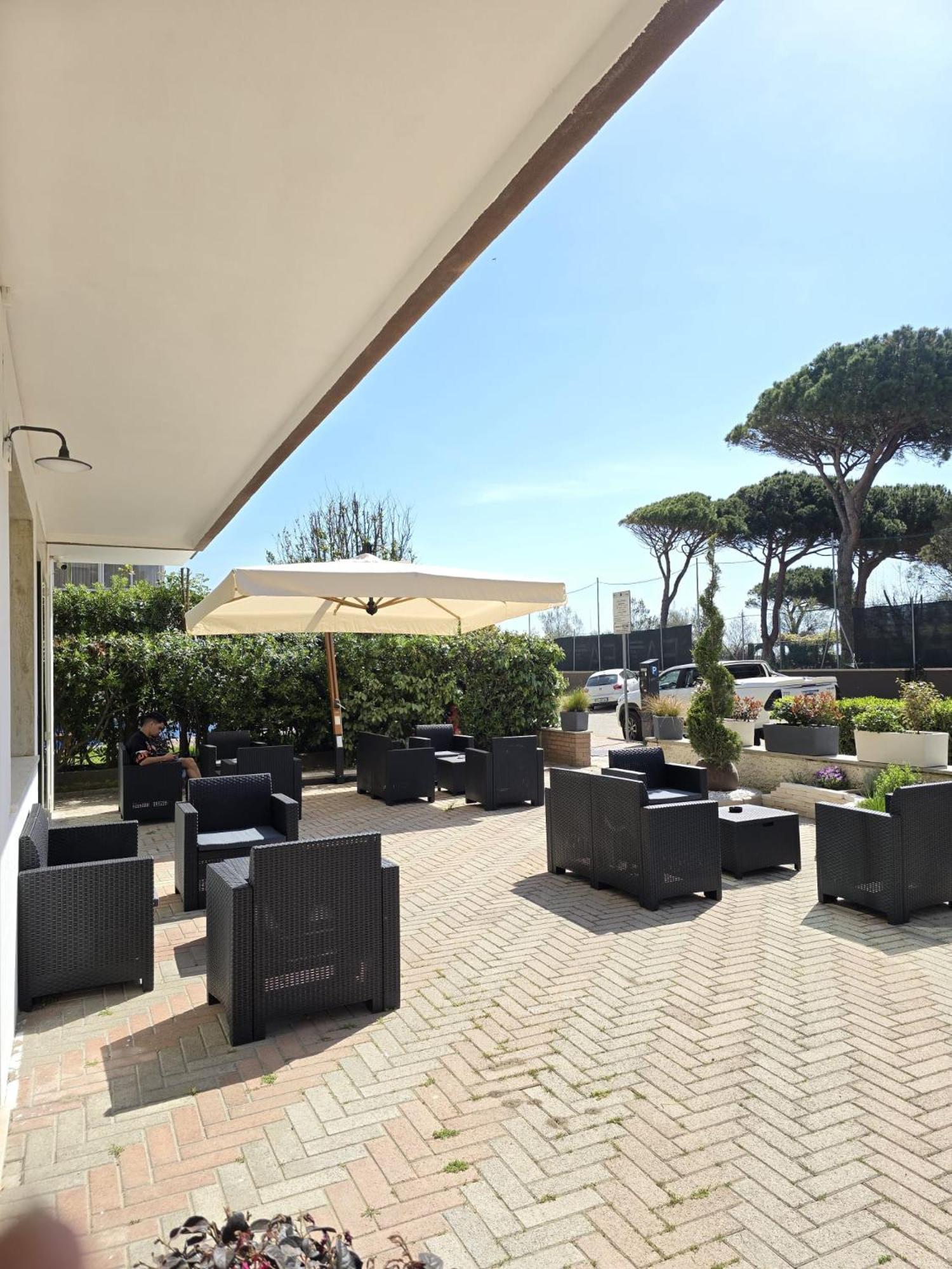 Hotel Helios Beach Milano Marittima Exterior photo