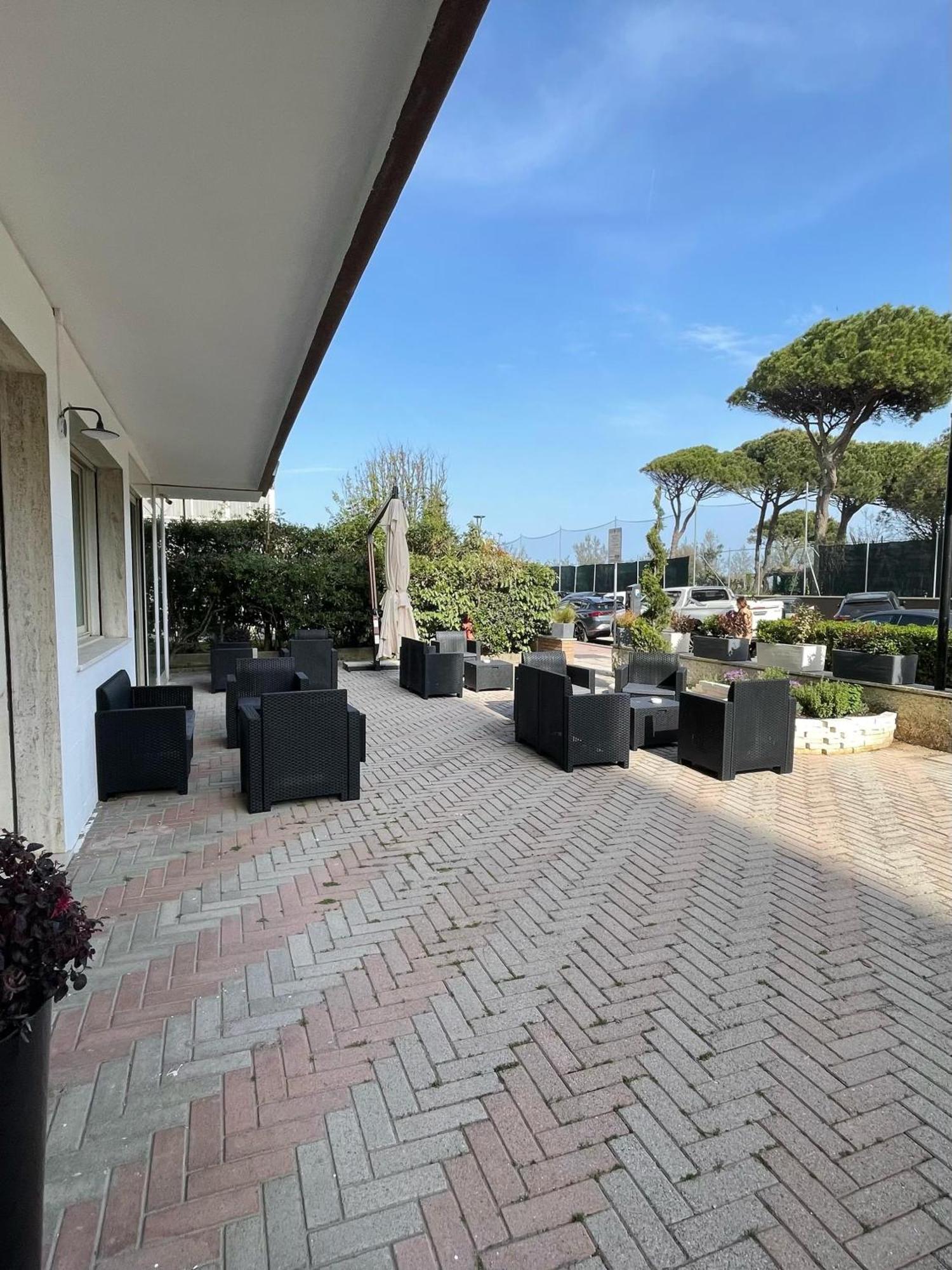 Hotel Helios Beach Milano Marittima Exterior photo