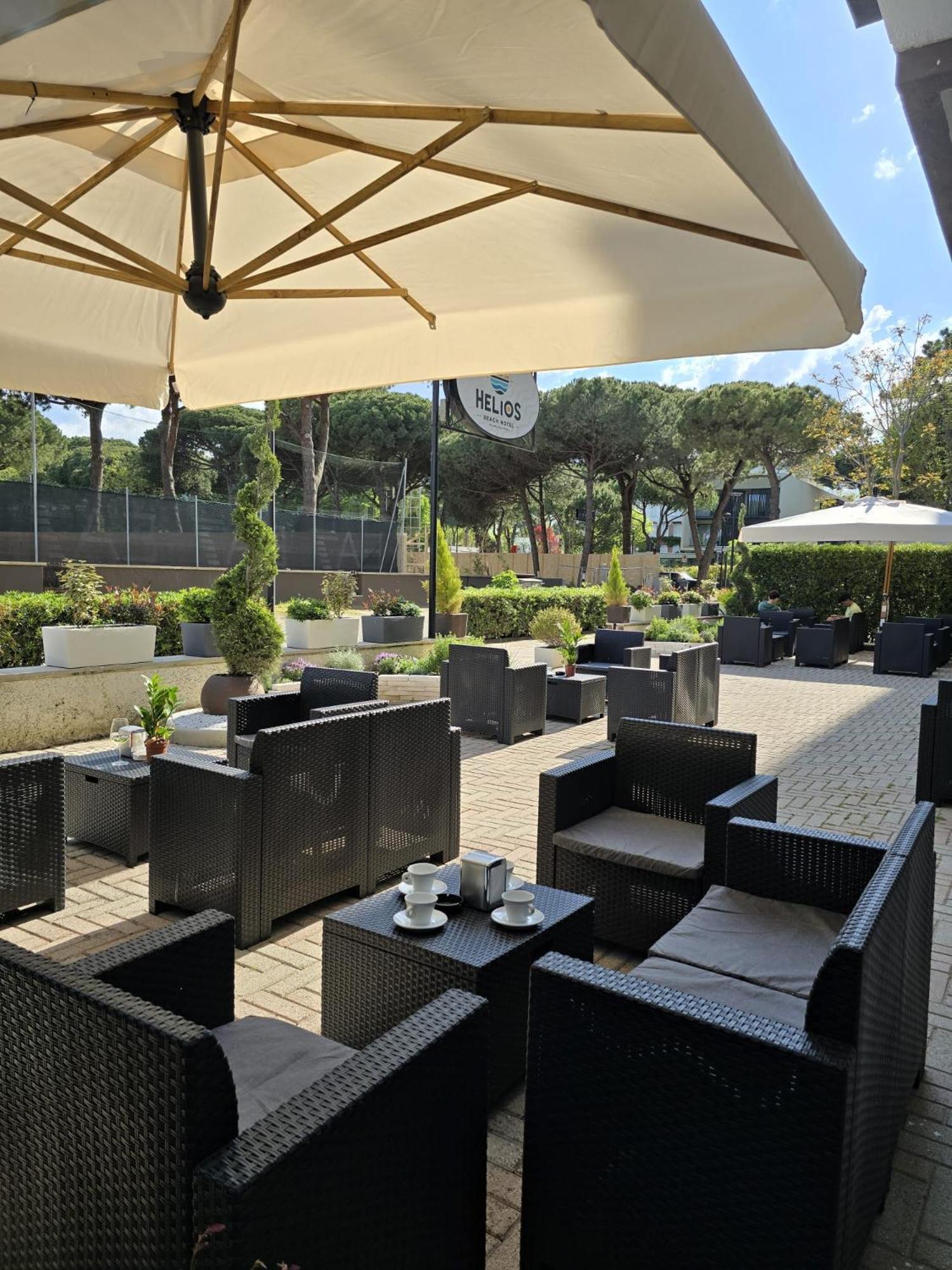 Hotel Helios Beach Milano Marittima Exterior photo