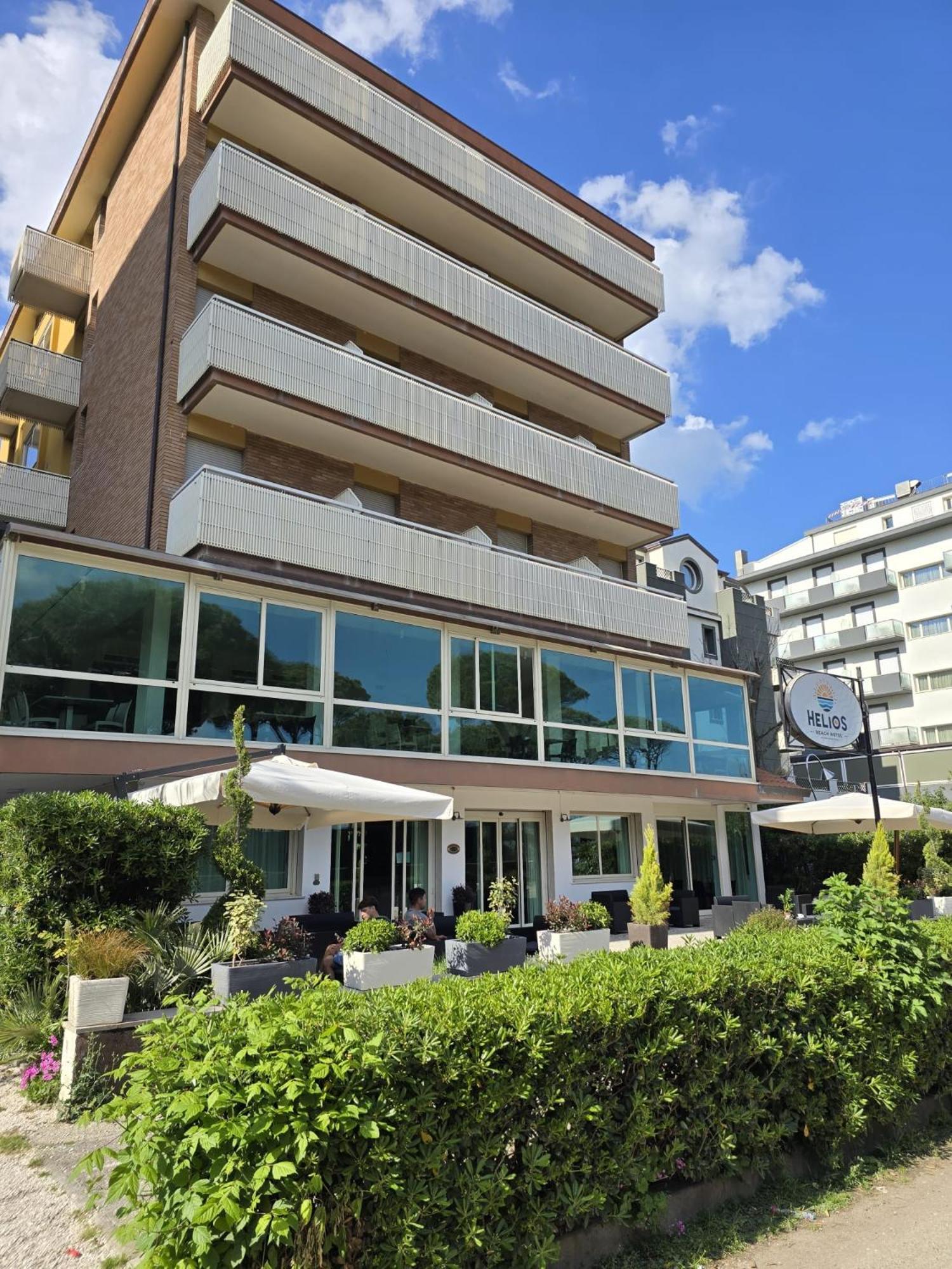 Hotel Helios Beach Milano Marittima Exterior photo